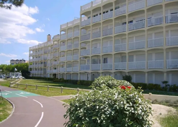 Superb Apartment Near The Sea