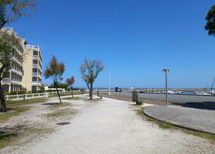 Superb Apartment Near The Sea